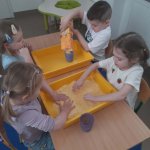 8EuxH5L-